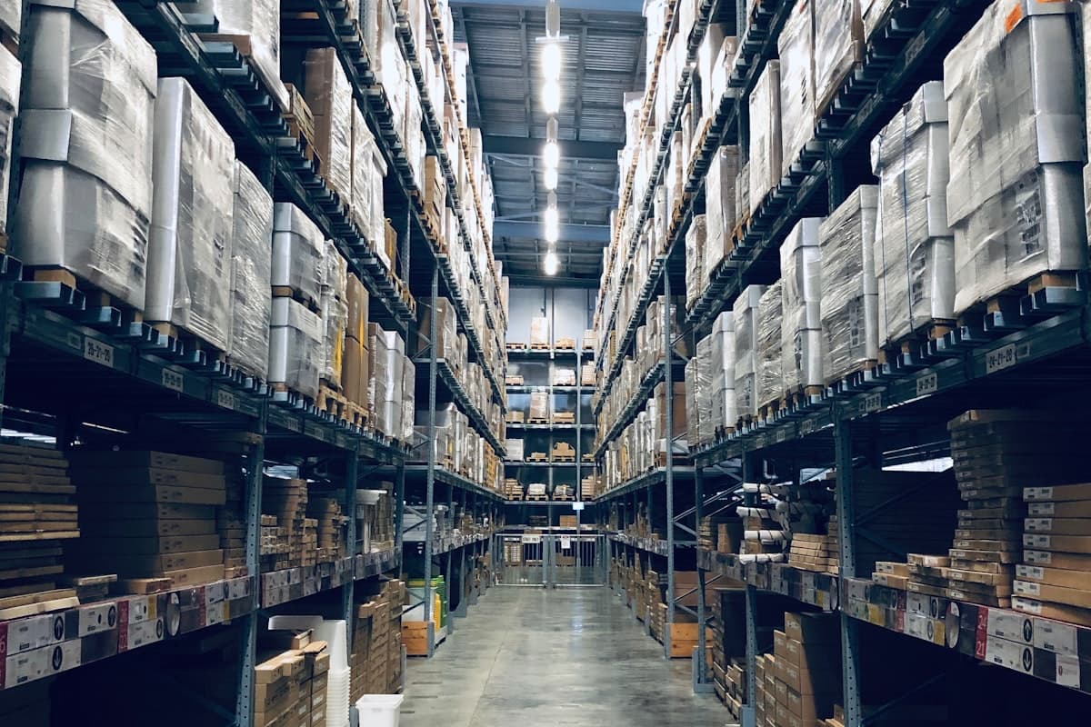 Warehouse Management vs Inventory Management: What's the Difference? - Nventory guide
