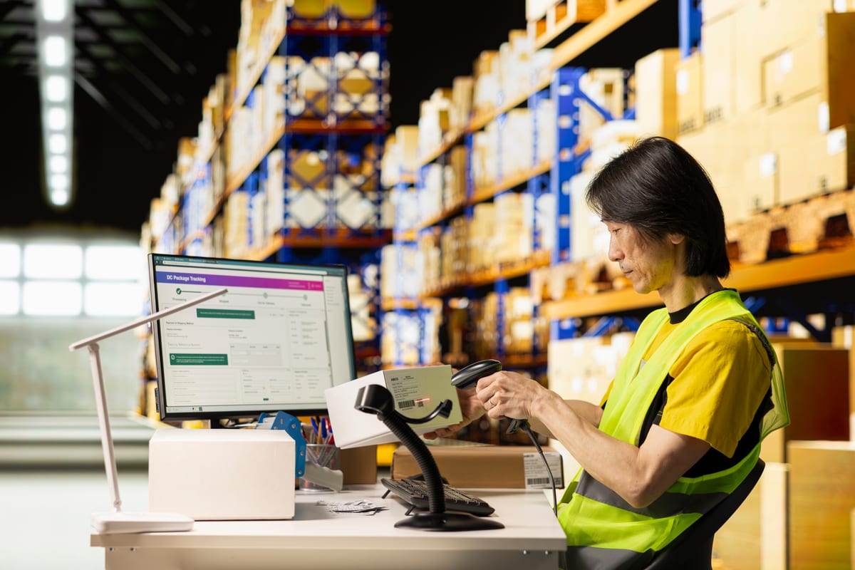 Ecommerce inventory management dashboard with real-time stock data across all channels