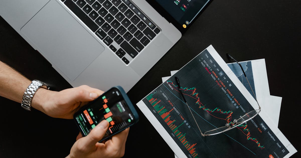 Shopify Just Fired 100 People From Partnerships. Now an AI Will Answer Your Support Tickets.